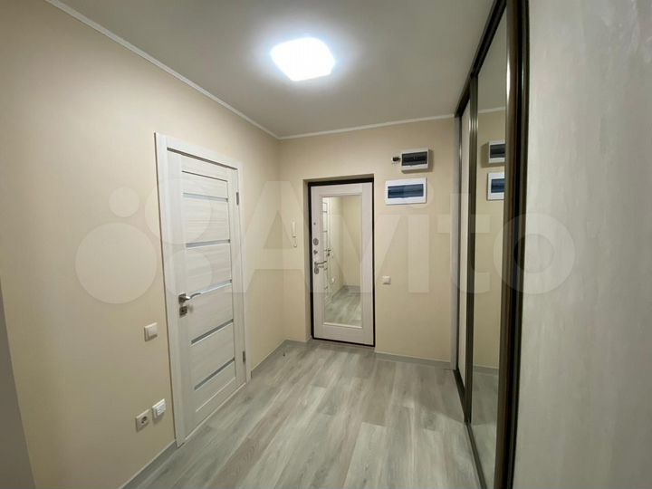 2-к. квартира, 57 м², 8/9 эт.