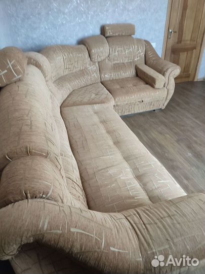 Большой угловой диван бу