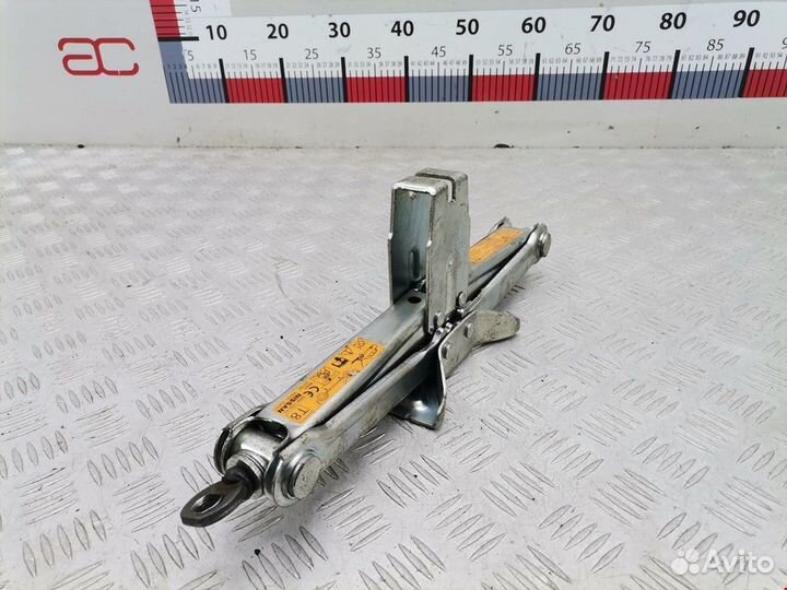 Домкрат Ford Galaxy 2 рест. 2012