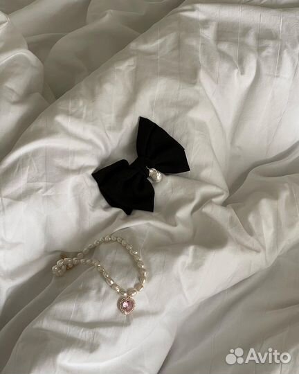 Бант-заколка с барочной жемчужиной