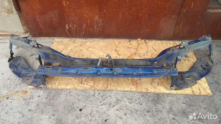 Передняя панель, усилитель бампера Volvo V50 S40