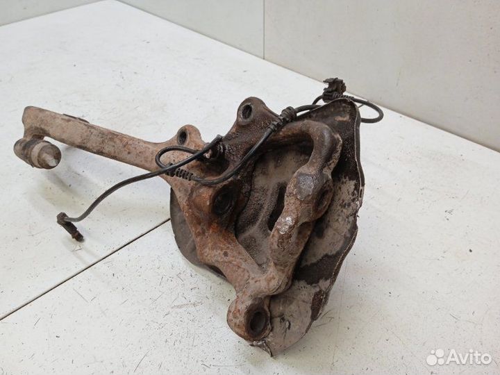 Кулак поворотный передний правый Mercedes-Benz