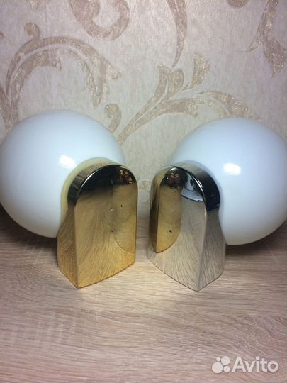 Настольная лампа и Шары