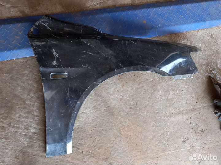 Крыло переднее правое Митсубиси Лансер 10