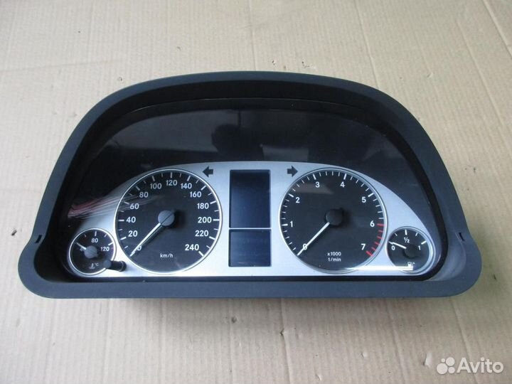 Щиток приборов w245 B-class 266.940 2007