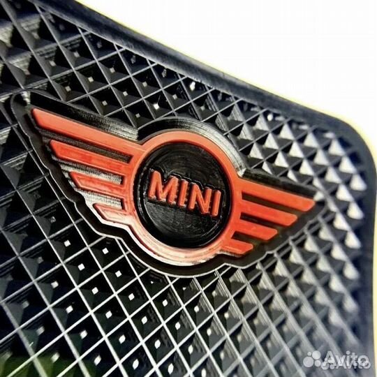 Коврик на торпедо автомобиля mini