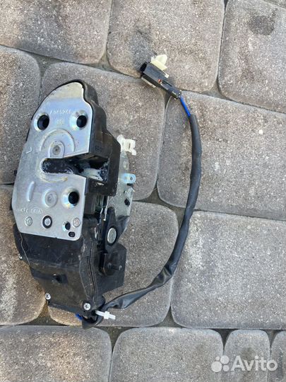 Замок задней правой двери kia spectra