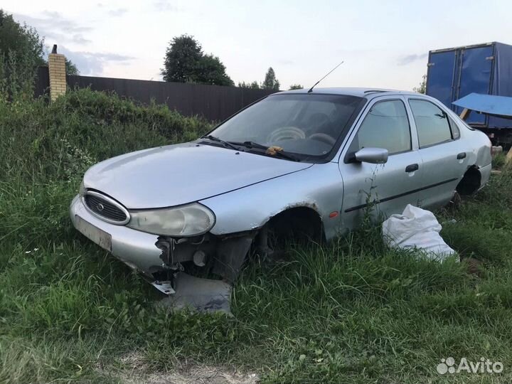 Ford Mondeo 2.0 AT, 1998, битый, 300 000 км