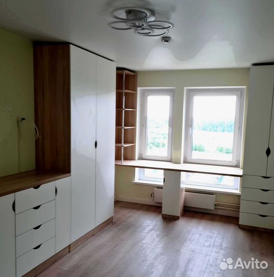 Рабочая зона у окна