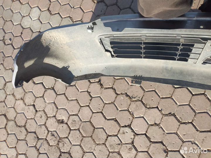 Бампер Ниссан