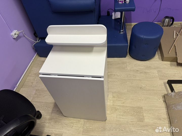 Стол для маникюра бу