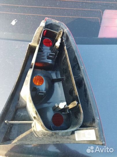 Задний левый фонарь Renault Logan