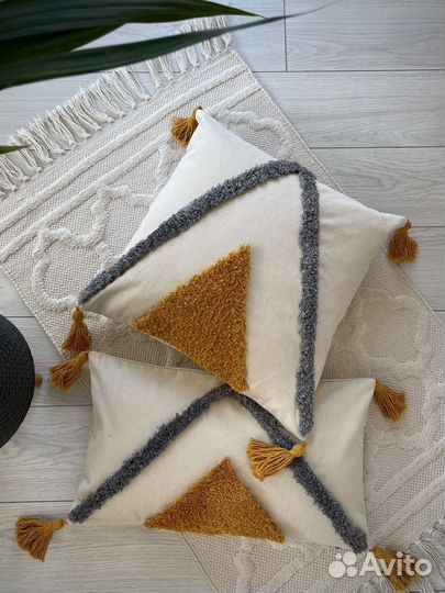 Наволочка декоративная с кисточками и бахромой