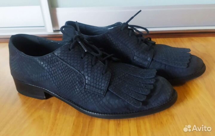 Кожаные ботинки под питона