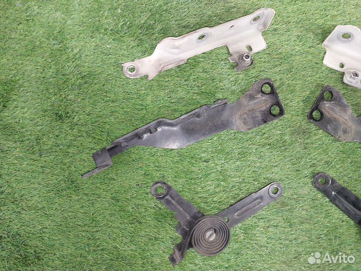 Петли капота Cadillac Escalade GMT900