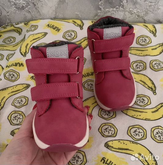 Ботинки демисезонные для девочки 23 размер новые