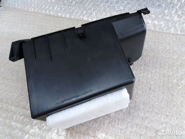 Перчаточный ящик Nissan Micra 2003-2005
