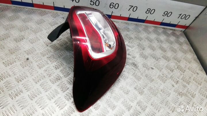 Фонарь Dacia Sandero (2012-2020)