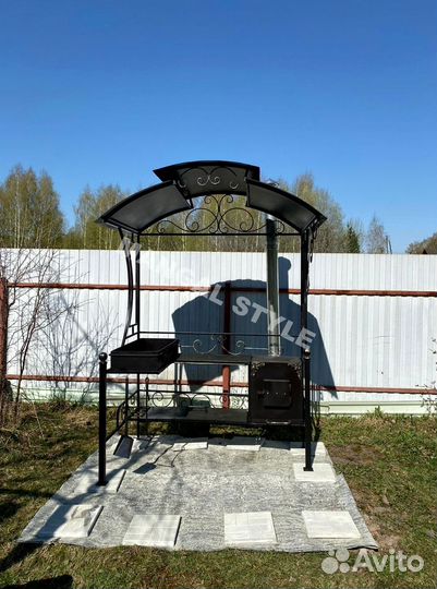 Мангал с крышей