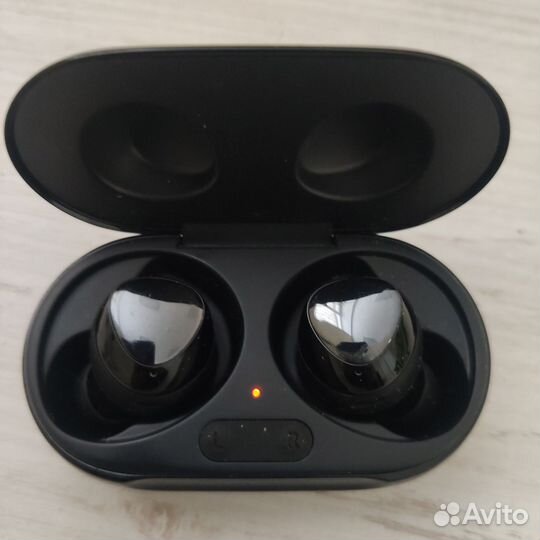 Беспроводные наушники samsung buds+