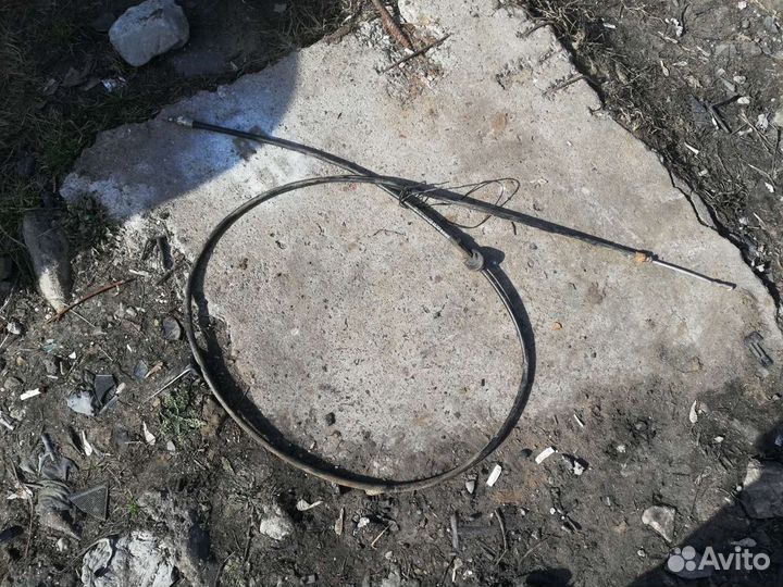 Тросик ручного тормоза Мерседес W210