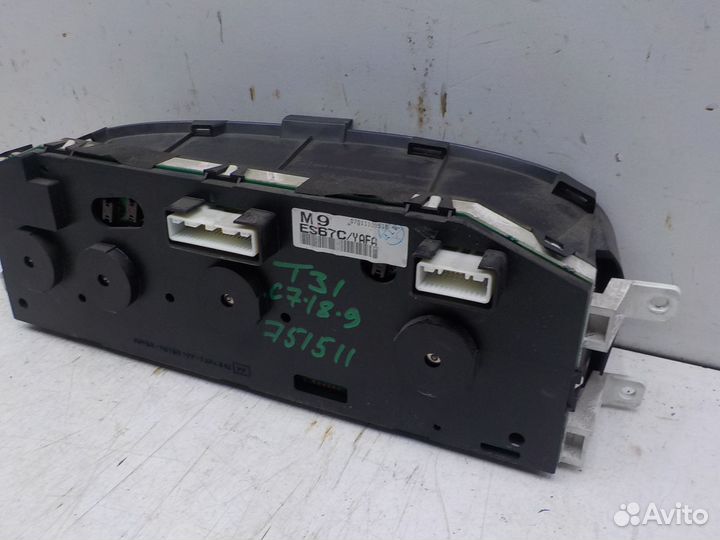 Б/У Б/У Щиток приборов (панель приборов) Nissan