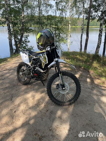 Мотоцикл Bse z1