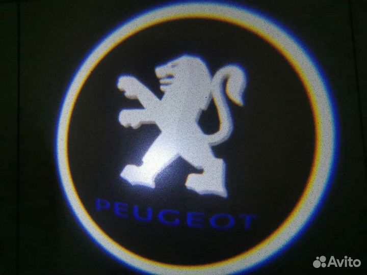 Штатная проекция логотипа Peugeot