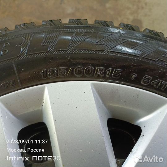 R15 Bridgestone Blizzak Spike-01 185/60, PCD 5x100 DIA 57.1