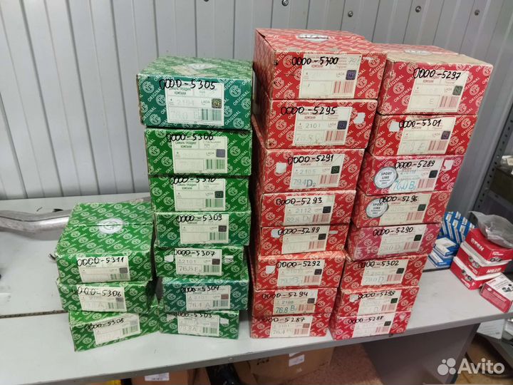 Поршни с пальцами и без ваз