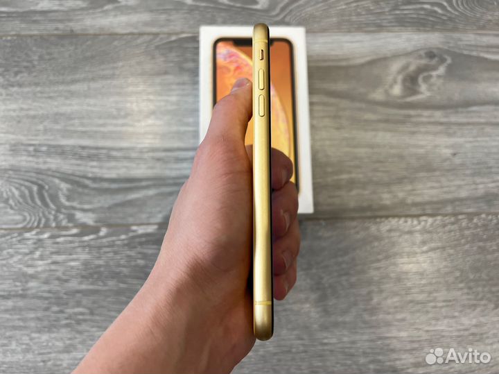 Телефон iPhone XR 64 gb