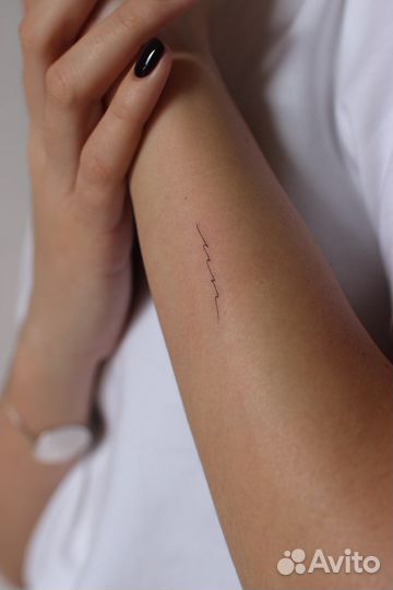 Тонкие тату без подплытия и синевы