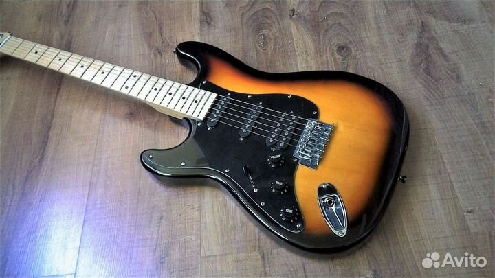 Fender Stratocaster Custom 50's HSS Леворукая