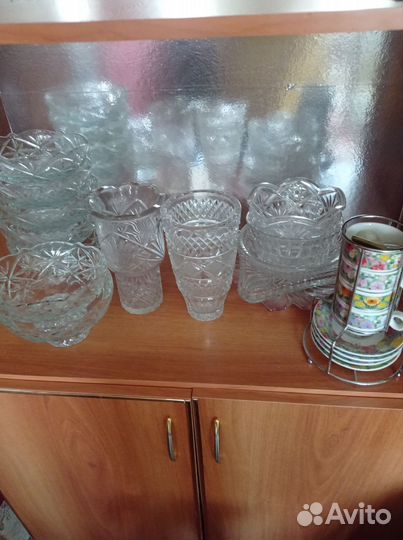 Посуда из хрусталя, цветного стекла