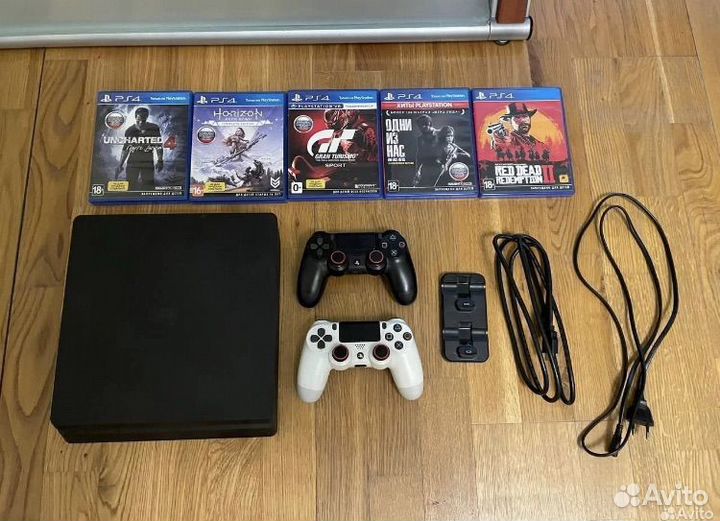 Sony Playstation 4 Slim 512 GB SSD + 2 геймпада