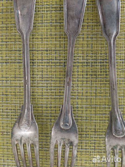 Старинный набор вилок и ножей с клеймом