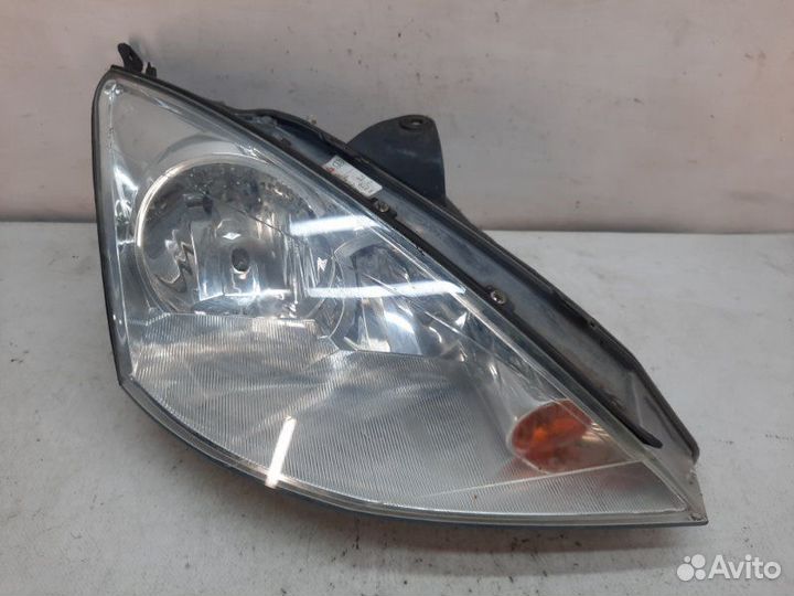 Фара передняя правая Ford Focus хэтчбэк 5 дв. 1.6