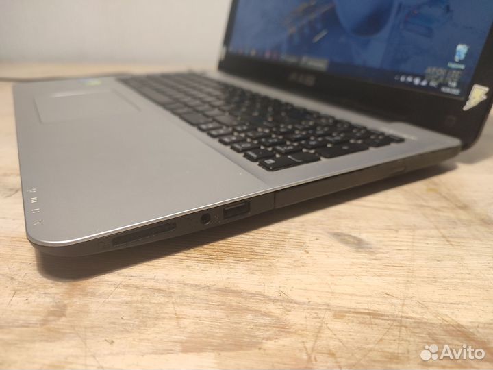 Игровой ноутбук Asus intel core i3/2видеокарты/ssd