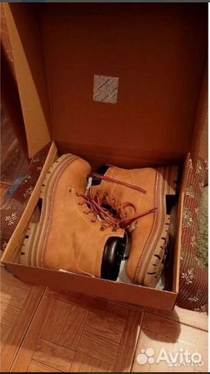 Женские ботинки Berten