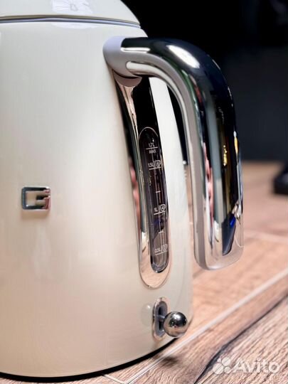 Чайник Smeg KLF03creu (бежевый)