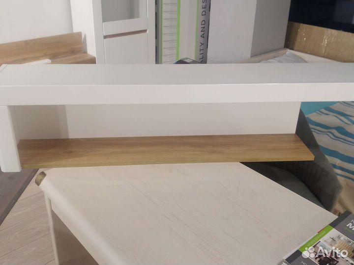 Полка настенная навесная