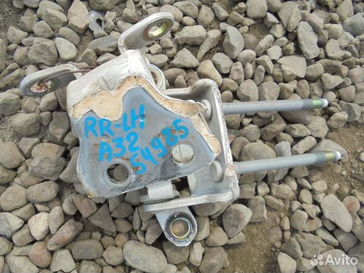 Петля двери задняя левая Nissan Cefiro A32 VQ20DE