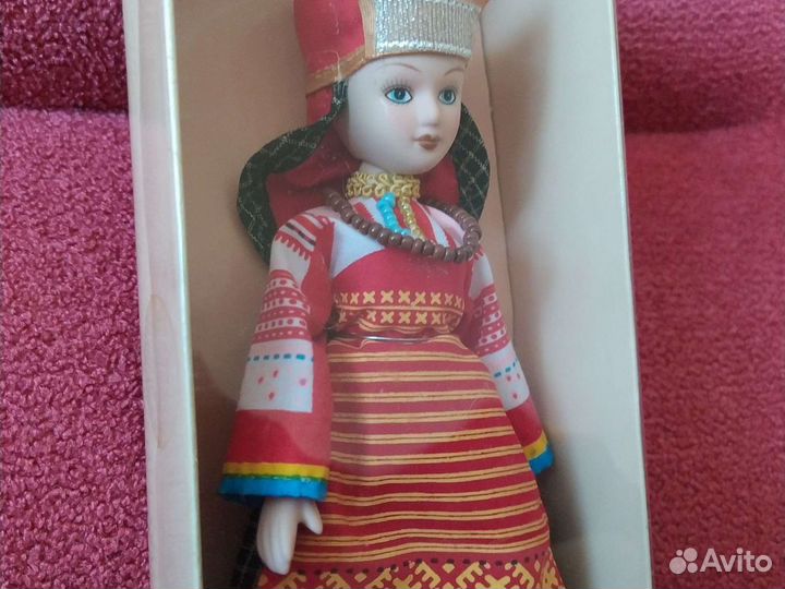 Кукла фарфоровая коллекционная