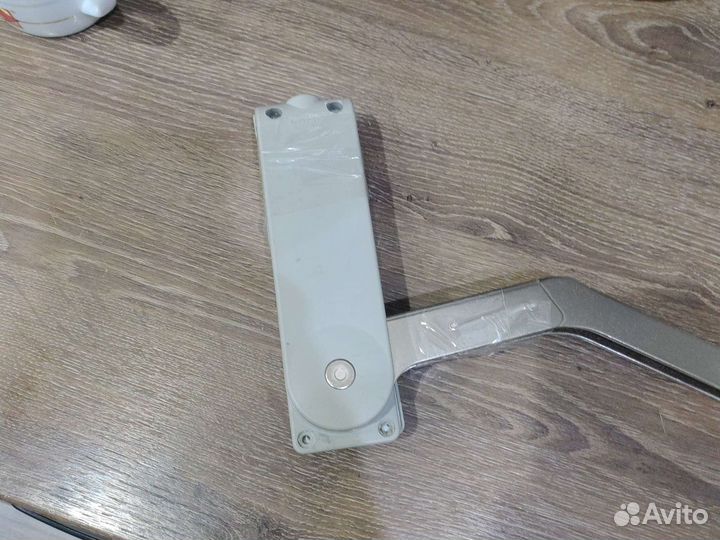 Петли для дверей