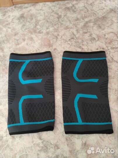 Бандаж (фиксатор) на колено