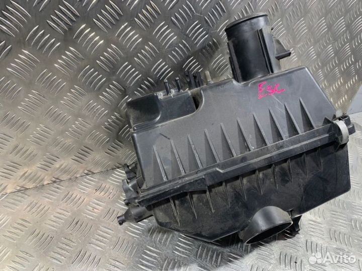 Корпус фильтра Ford Escape ZD L3 2.3