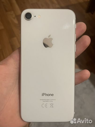Телефон iPhone 8 64 gb