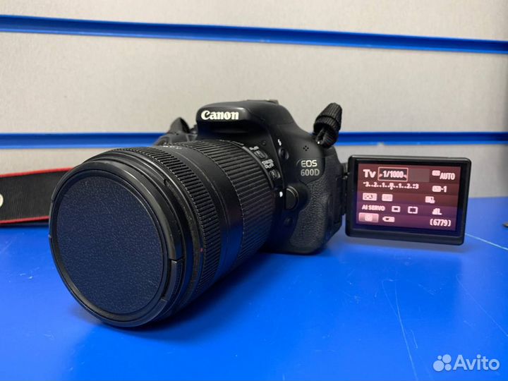 Зеркальный фотоаппарат canon 600d + EFS 18-135MM