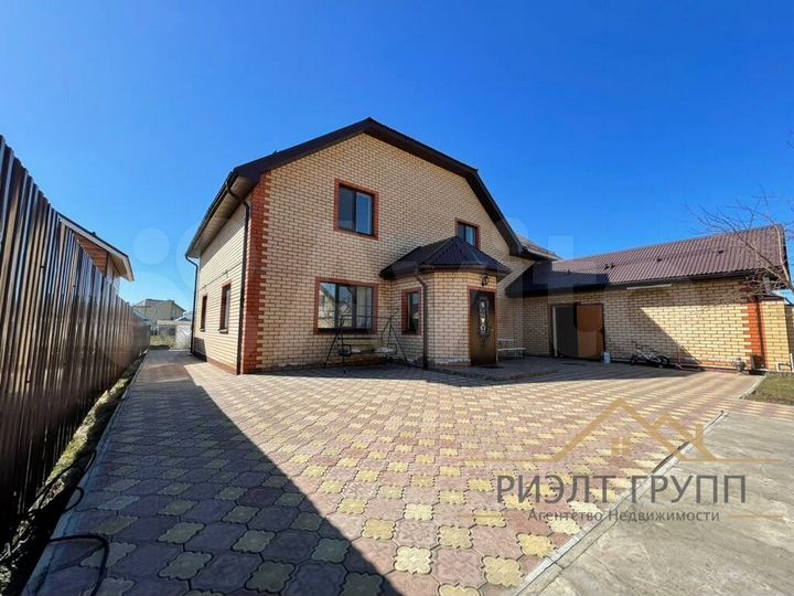 Коттедж 287 м² на участке 9,7 сот.