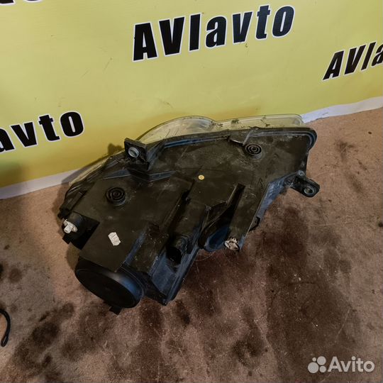 Фара передняя правая Volkswagen Passat B6